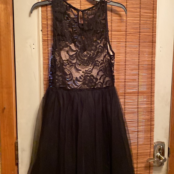 NWT lovely Haute Monde Full skirt dress - Picture 3 of 5
